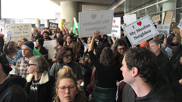 04483 C3S3tGKWAAAeKzg #NotInOurName: Protesters Oppose Trumps Travel Ban at San Francisco International Airport