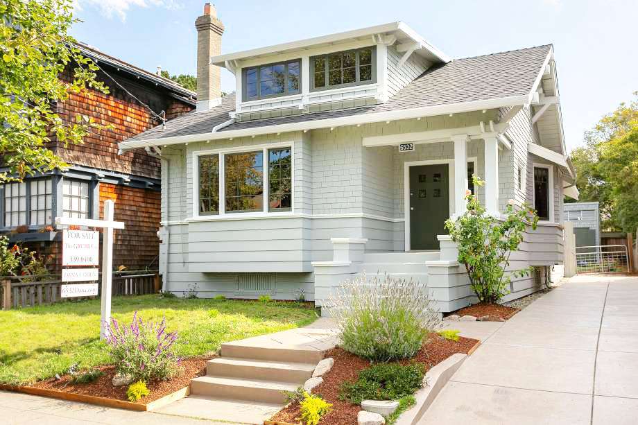 0a44a 920x920 Forget the modern makeover: This Oakland Craftsman asking $898K is lovingly restored
