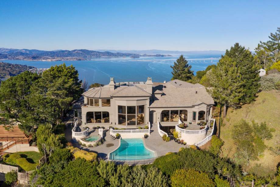 1270d 920x920 Rock stars over the top San Francisco Bay Area mansion sells for under asking