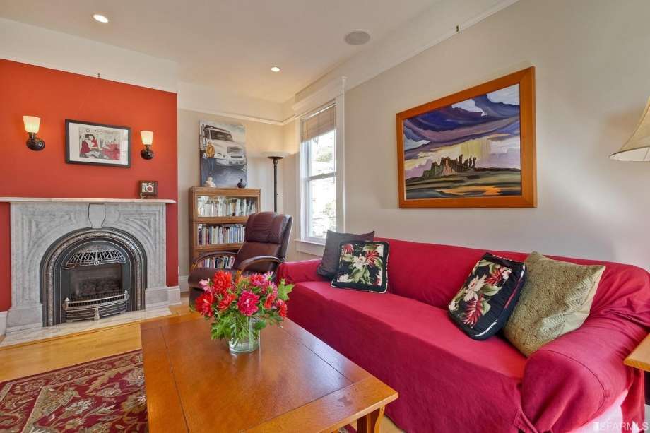 172bd 920x920 Sweet Bernal condo, circa 1900, comes with a hot tub