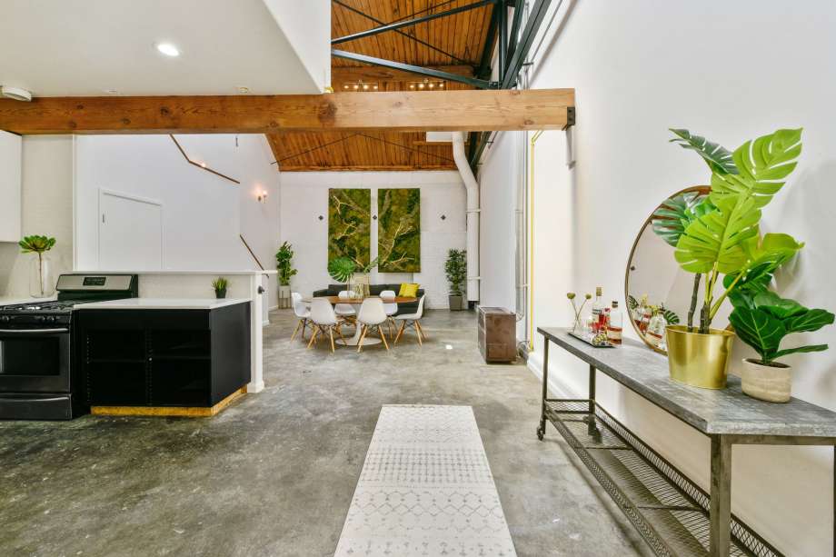 2c3f1 920x920 West Oakland loft listed for $620K has it all, except windows