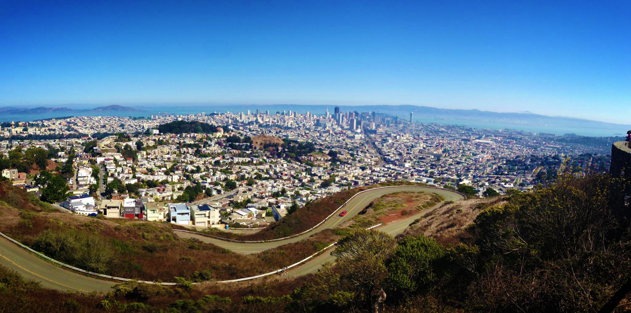79a45 View of San Francisco from the top of the Twin Peaks Immigration keeps SF population growing even as locals depart