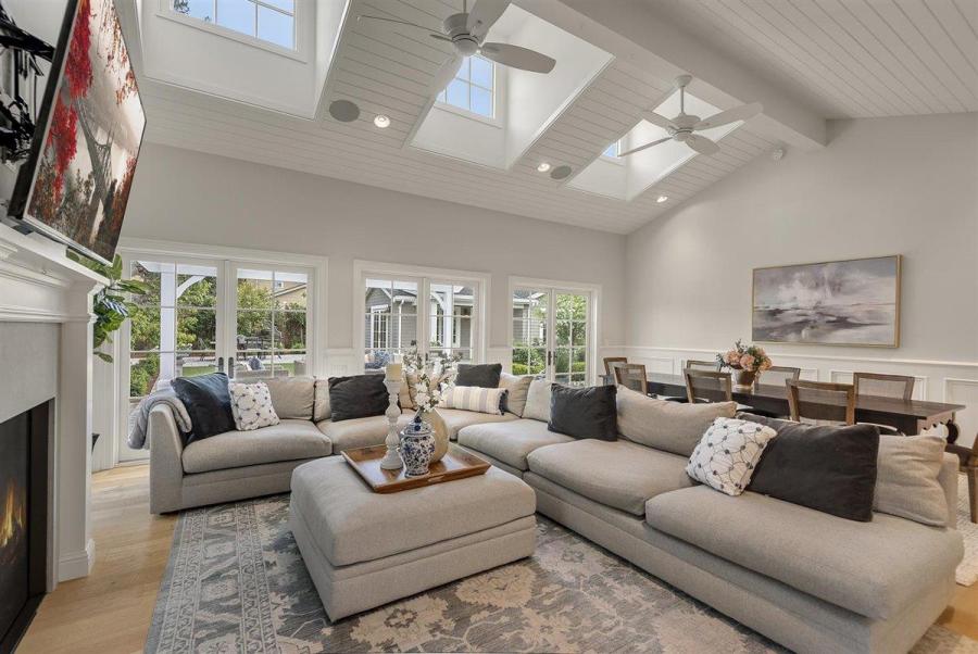 7dc72 Compass Sleeper Ave8 Another Bay Area home just sold for $1 million over asking price – and it won’t be the last