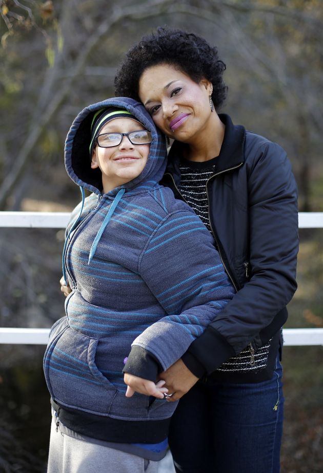 80c3a 920x920 Single mom, son get rental help after detour in plans