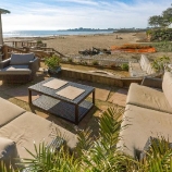 83afb thumbs a Santa Cruz home, literally steps from Seabright Beach, hits the market at $2M