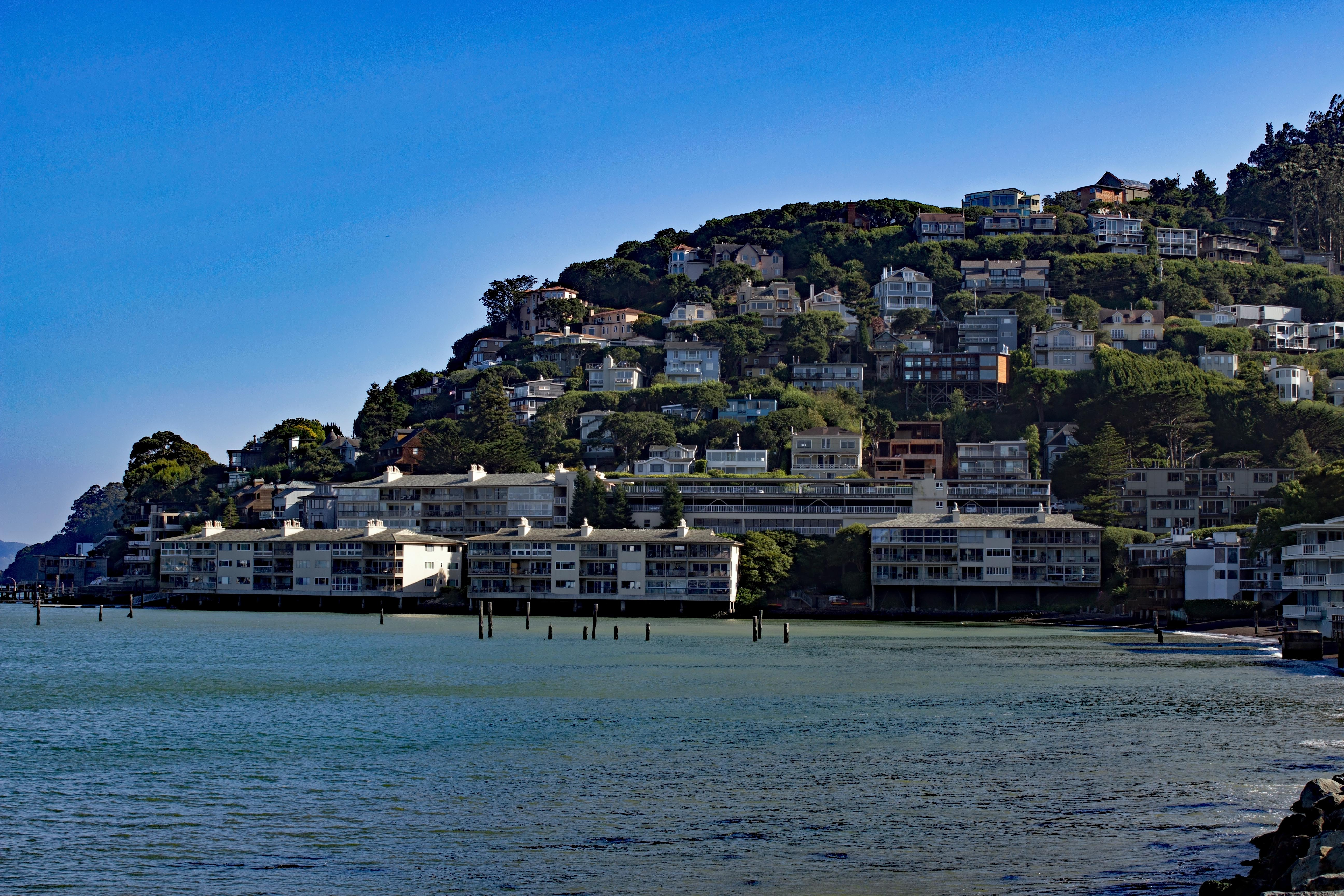 83d08 shutterstock 777668779 GOP tax bill shorts Bay Area homebuyers   Curbed SF