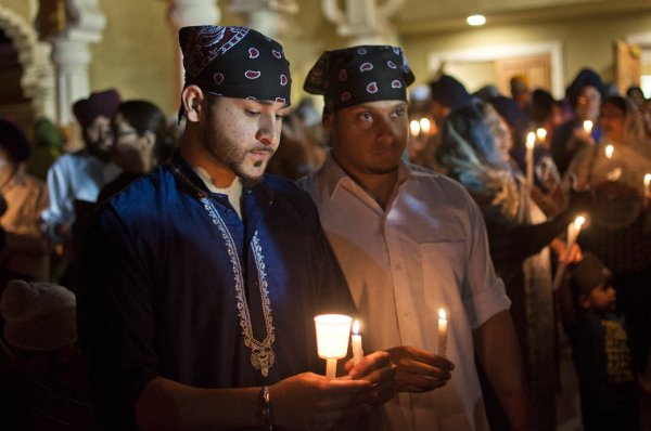 85cfa sanjosevigil 4 Hundreds attend Bay Area vigil in memory of Sikh temple shooting victims