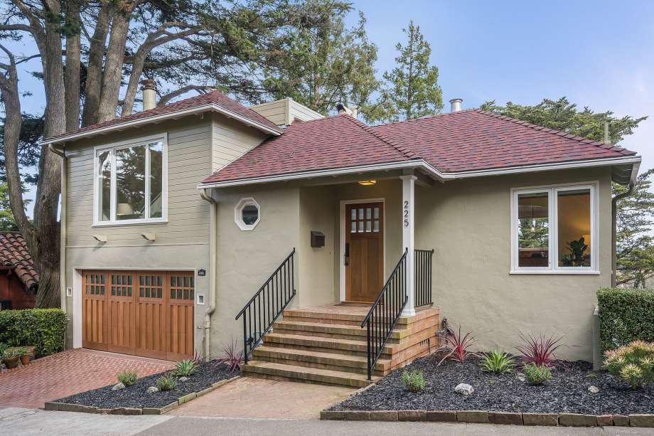a14bc 920x920 $1.955M home offers views and a chance to own in rarely available SF neighborhood