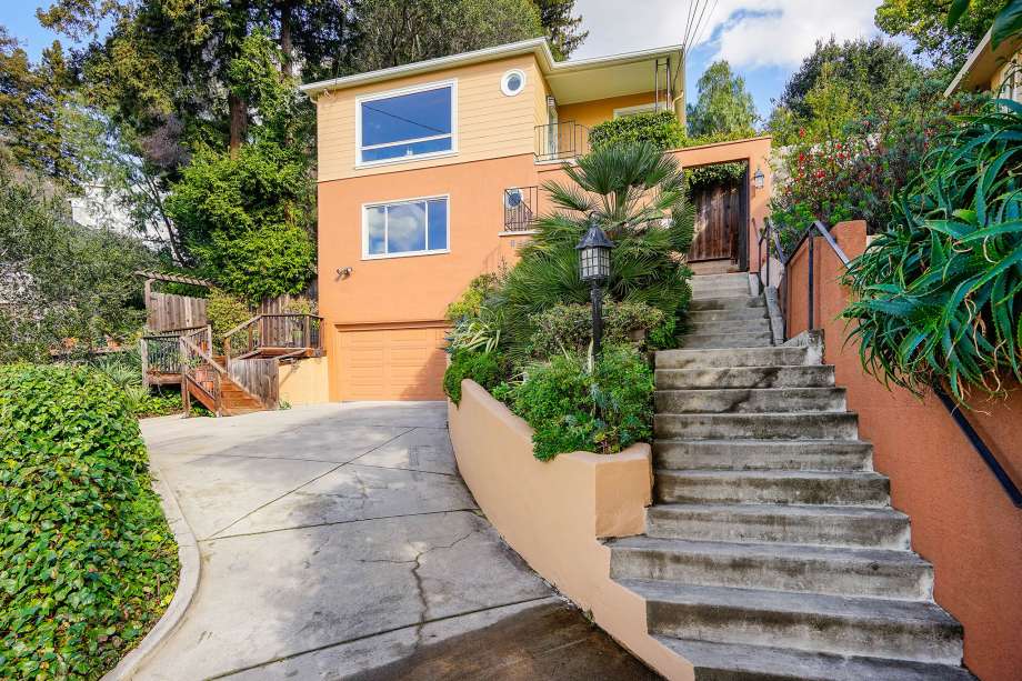 bc6ba 920x920 Two vintage Oakland homes under $800K come to market: one untouched, one revamped