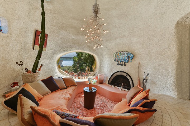 e29f8 11928726 851167121633815 4659965730943563884 n That Flintstone House in the San Francisco Bay Area is up for sale