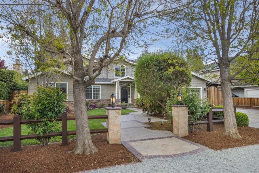 ee88f Compass Sleeper Ave Another Bay Area home just sold for $1 million over asking price – and it won’t be the last