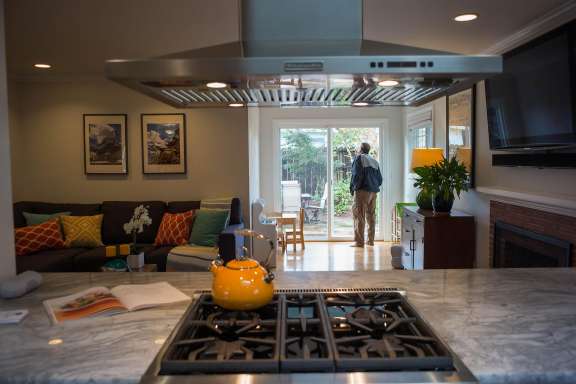 eef7a premium landscape Bay Area home prices soar to new record   San Francisco Chronicle